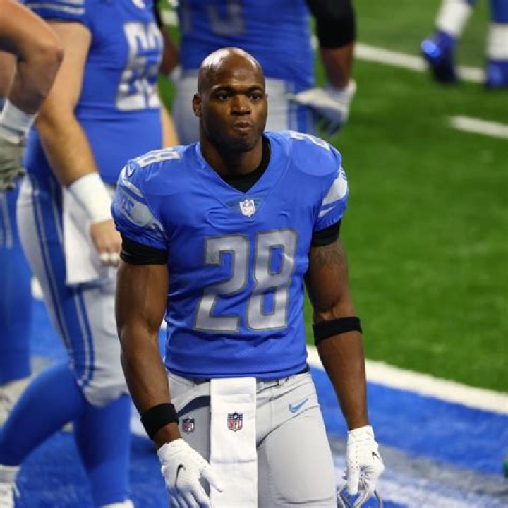 10 Strongest NFL Players In The World